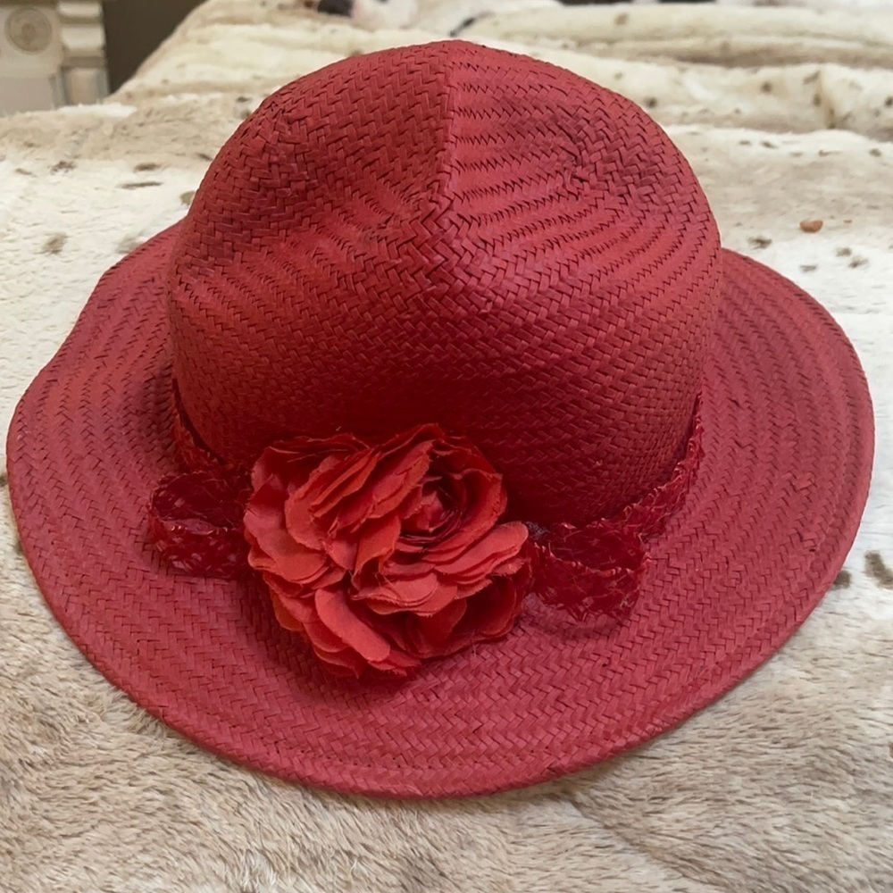 KATHY JEANNE STRAW HAT Q2